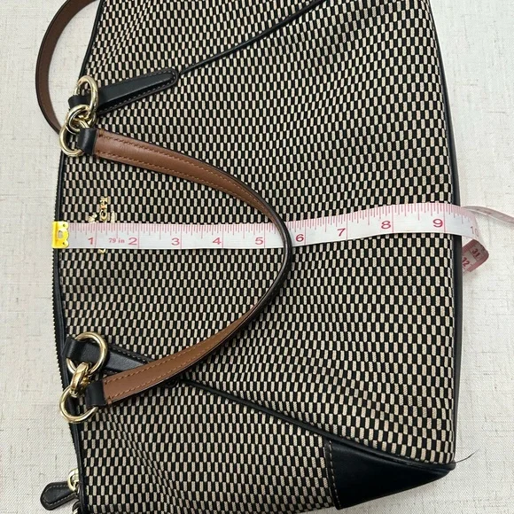 Coach Black and Tan Shoulder Bag - Picture 10 of 12